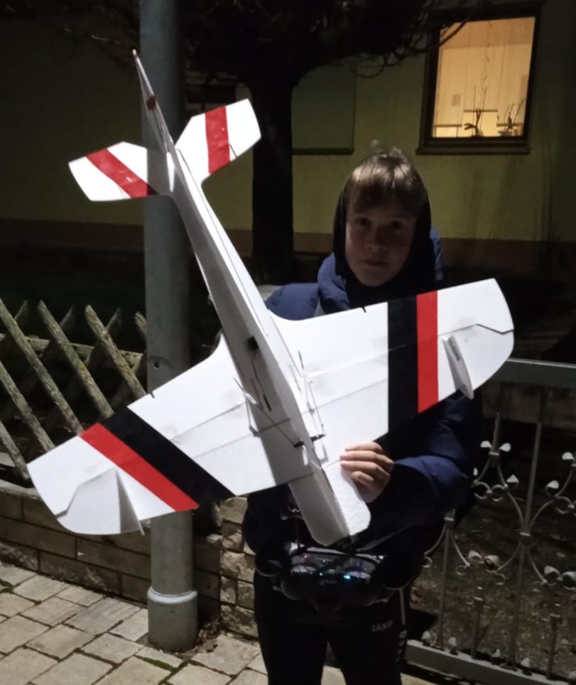 NachtflugVideo: https://www.youtube.com/watch?v=fEYzJRYVuqw